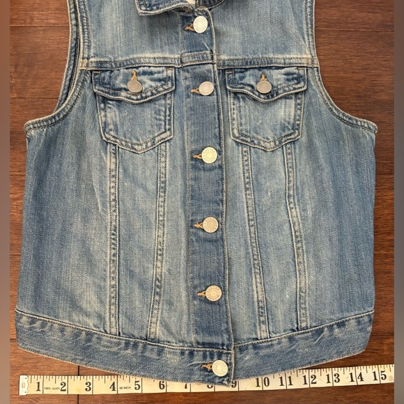 Sleeveless denim jacket - Picture 2 of 4
